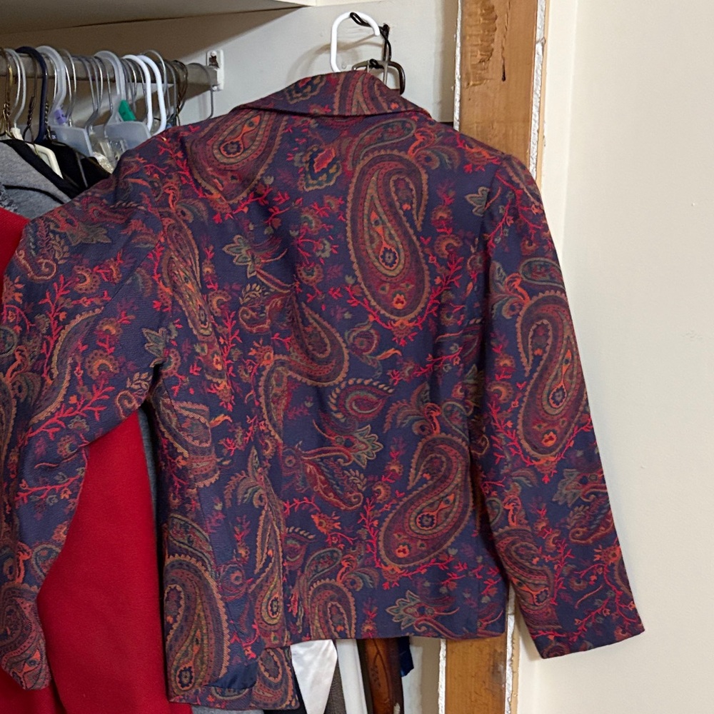 Elegant BFA Paisley Blazer - Navy and Red - Picture 2 of 5